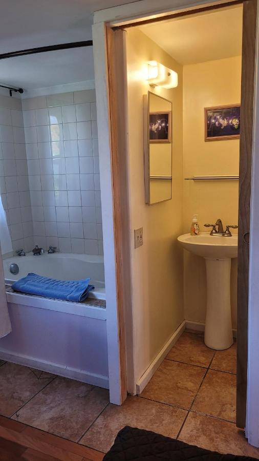 Angel Cottage With A Sauna Or The Cozy With A Jacuzzi Tub, Both Are Studios With A View Of Маунт-Шаста Екстер'єр фото