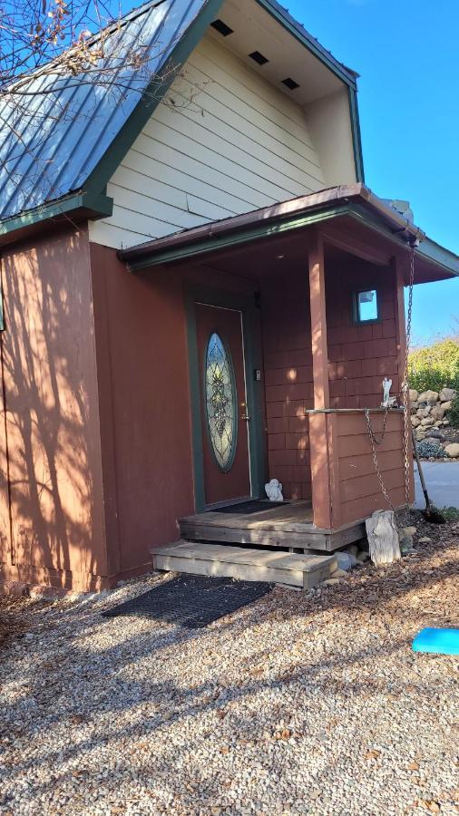 Angel Cottage With A Sauna Or The Cozy With A Jacuzzi Tub, Both Are Studios With A View Of Маунт-Шаста Екстер'єр фото
